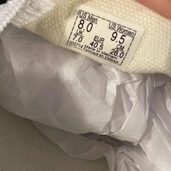 VANS Classic Slip On.
Vans Crew. Floral/Red - Picture 8 of 10